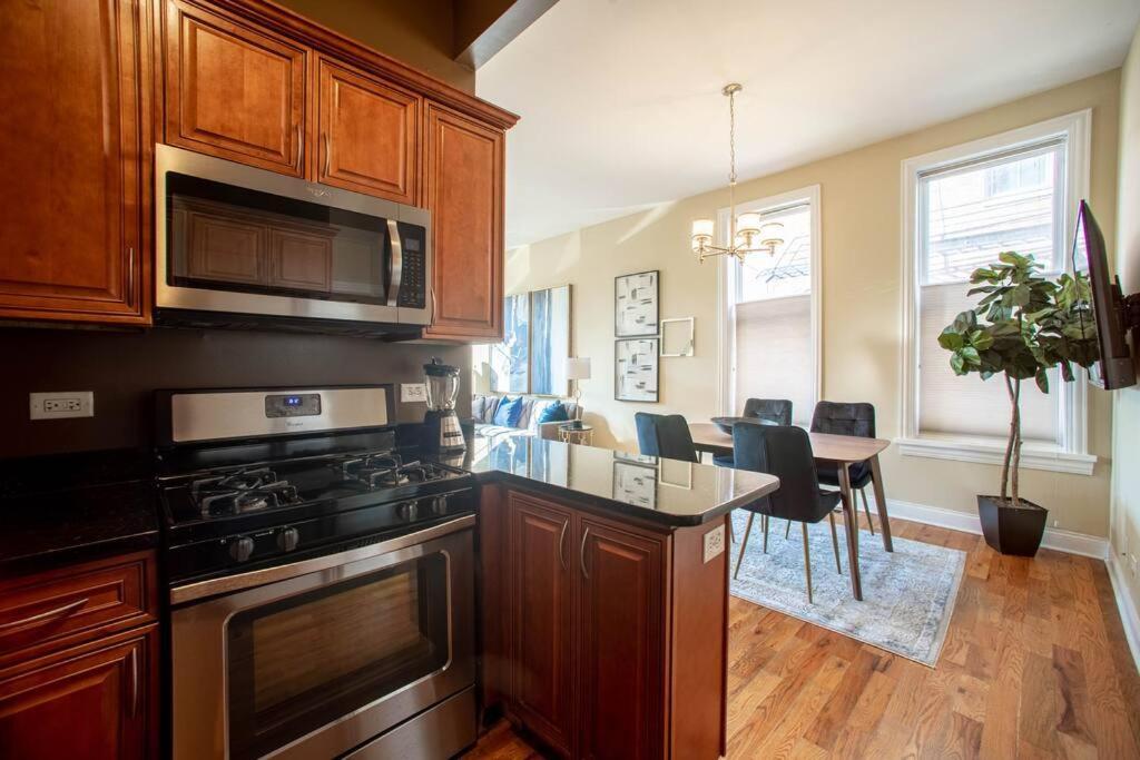 Getaway In The Heart Of Pilsen Chicago Apartment Ngoại thất bức ảnh