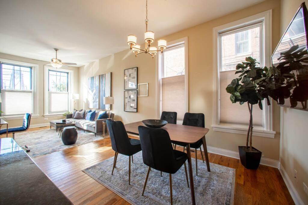 Getaway In The Heart Of Pilsen Chicago Apartment Ngoại thất bức ảnh